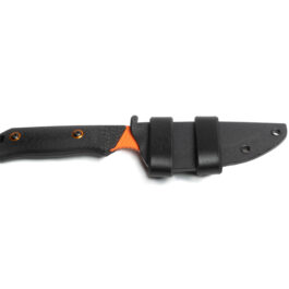 A kydex sheath for the benchmade raghorn with two leather scout straps